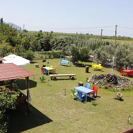 Lemon Camping Bungolows